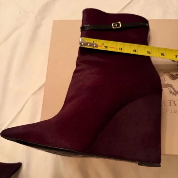 BURBERRY size 39.5 wine heritage texture walsingham 105 wedge ankle boot - Picture 12 of 16